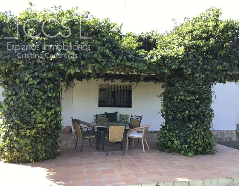 Chalet con piscina en venta en Sanlúcar la Mayor, imagen 8