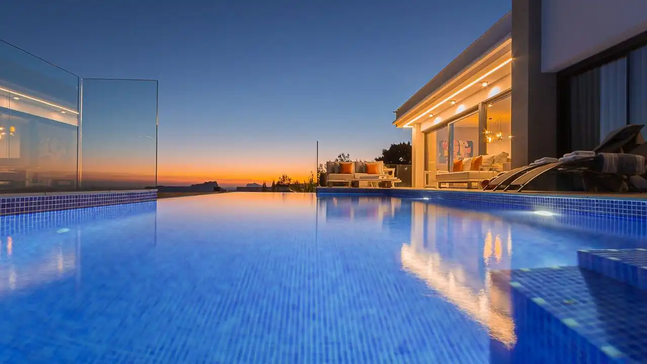 Chalet con piscina en venta en Cumbre del Sol, imagen 24