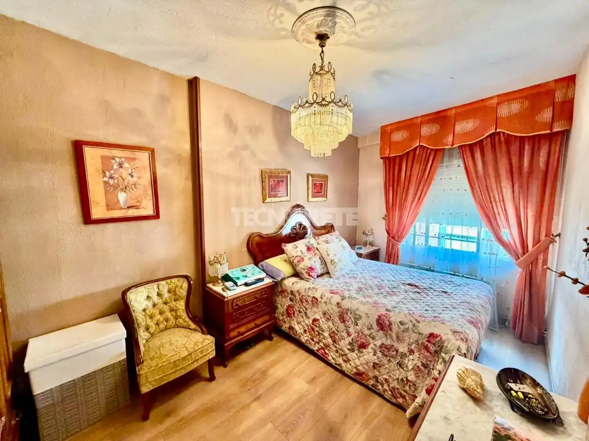 Bedroom of Flat for sale in Madrid