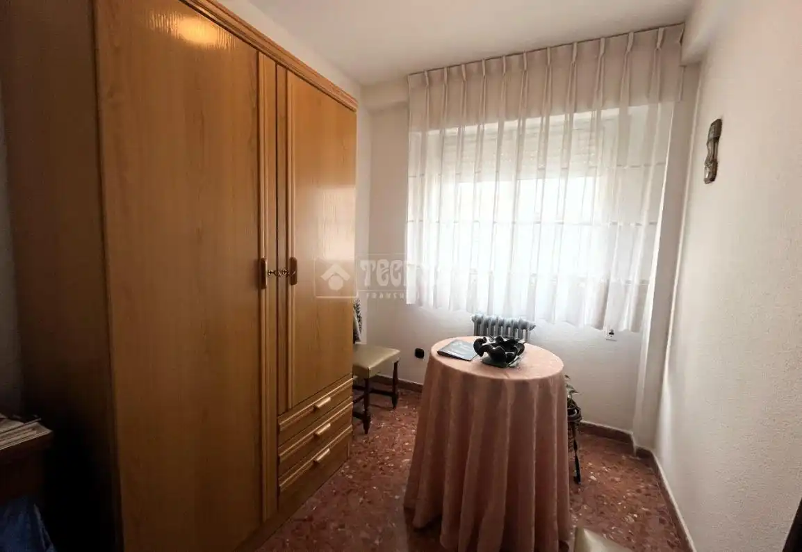 Schlafzimmer von Wohnung zum Verkauf in Zaragoza mit Klimaanlage, Heizung und Balkon