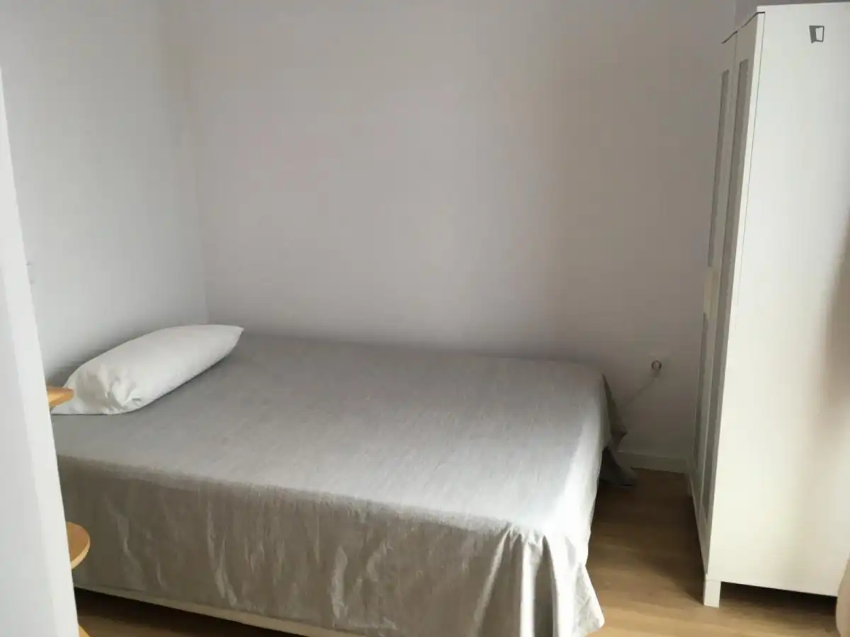 Room in Triana Este