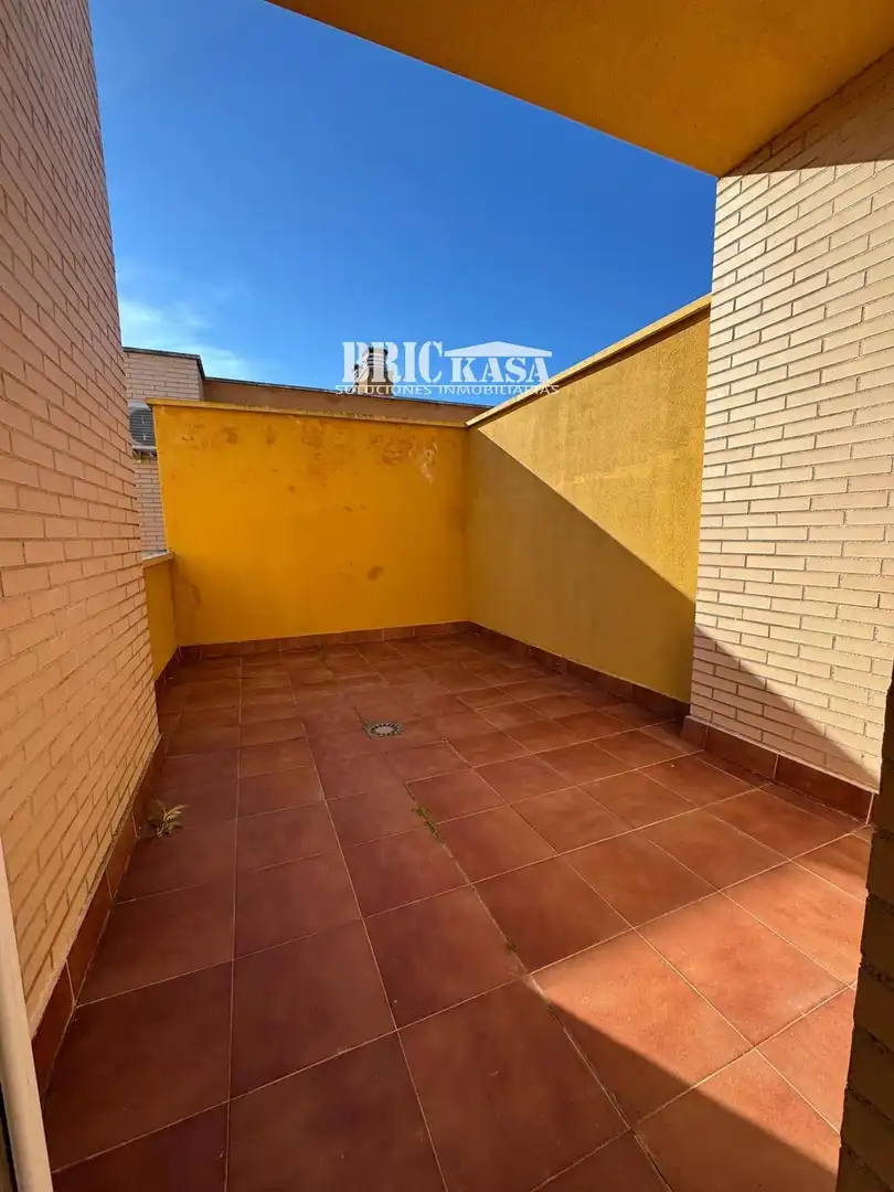 Terrassa de Casa adosada en venda en Cáceres amb Aire condicionat, Calefacció i Terrassa