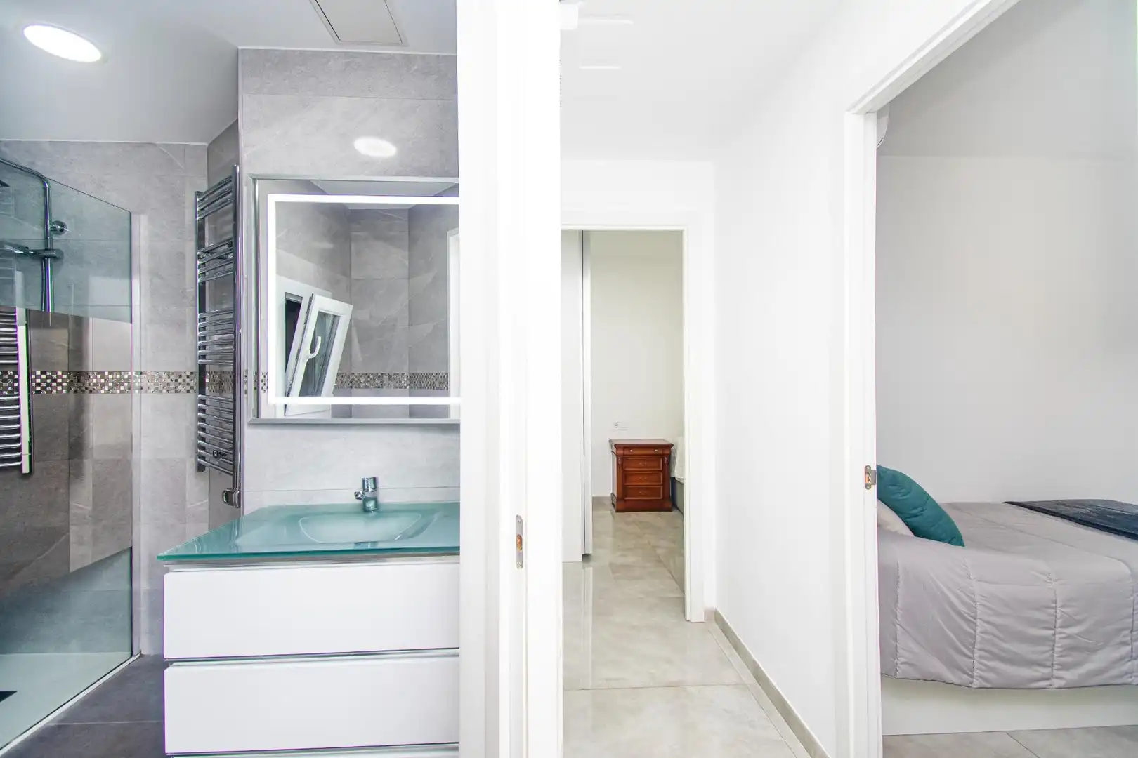 Baño de Piso en venta en  Palma de Mallorca con Aire acondicionado, Calefacción y Amueblado