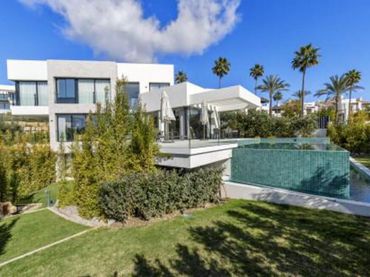 Casa amb piscina en venda a El Paraíso