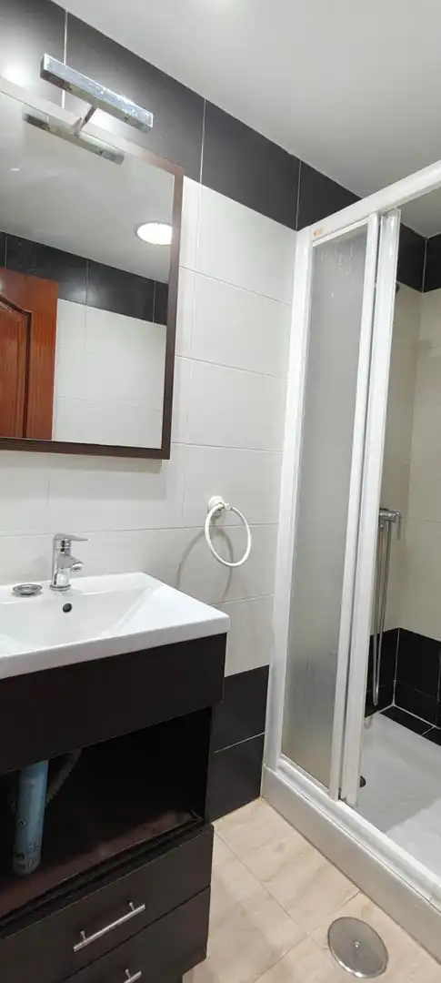 Badezimmer von Wohnung zur Miete in Granada
