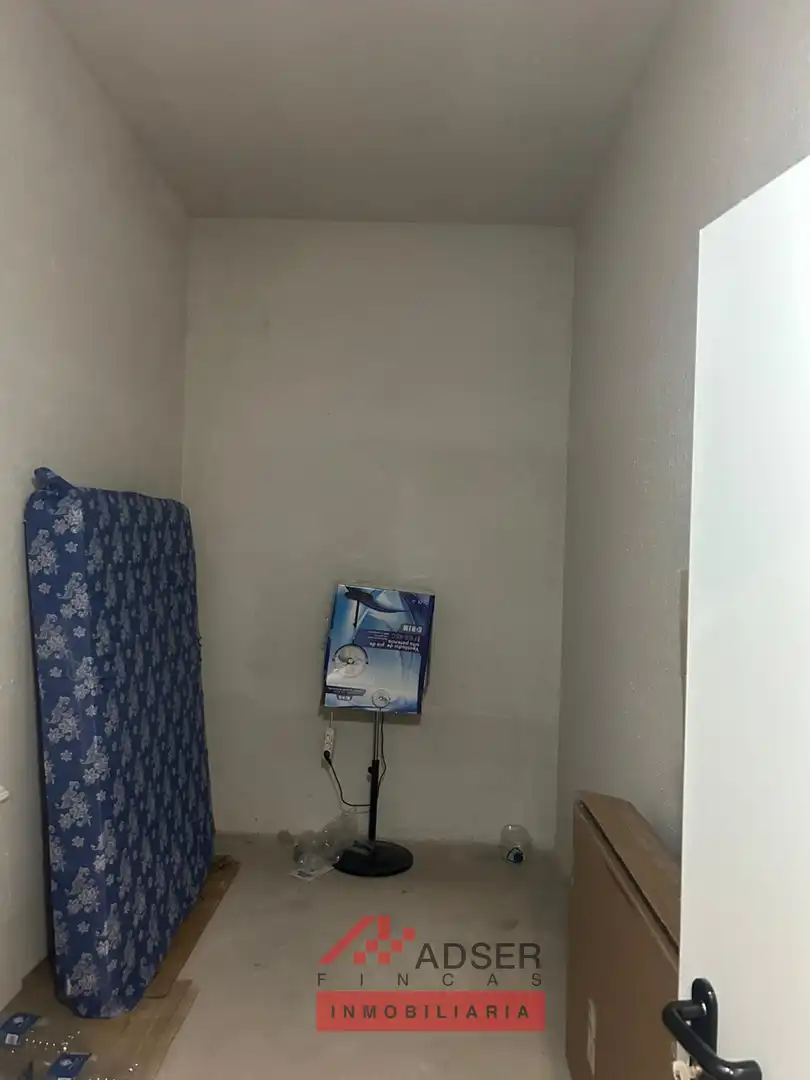 Habitación de Piso en venta en Albelda de Iregua con Calefacción, Parquet y Terraza