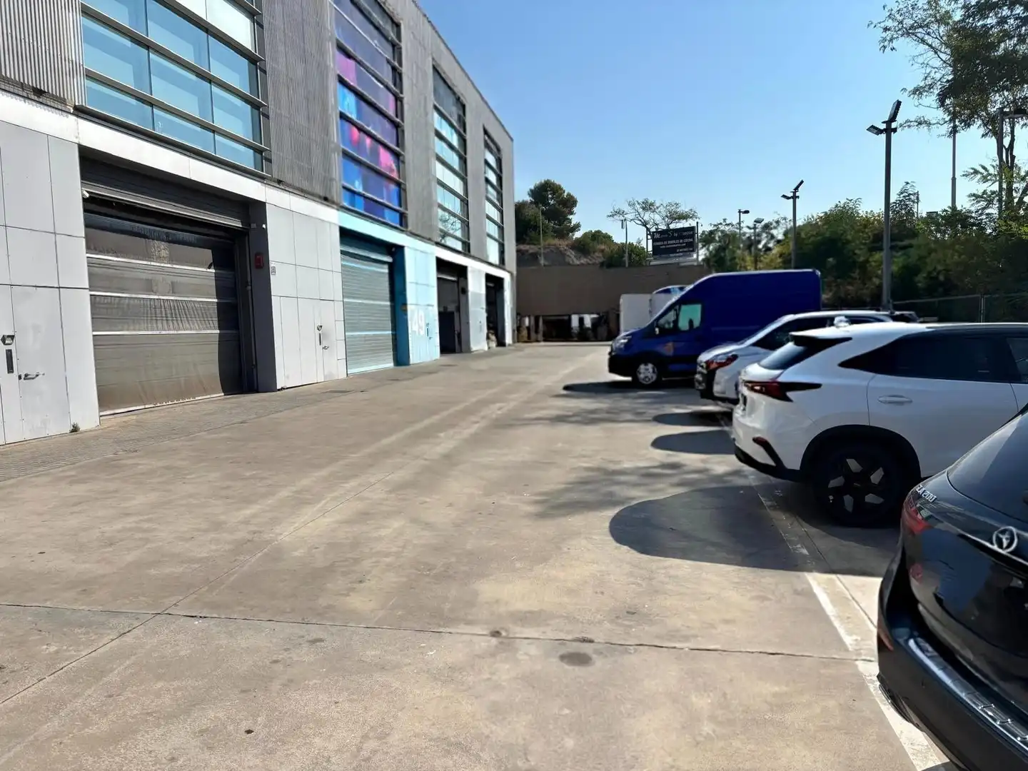 Aparcament de Nau industrial en venda en Badalona