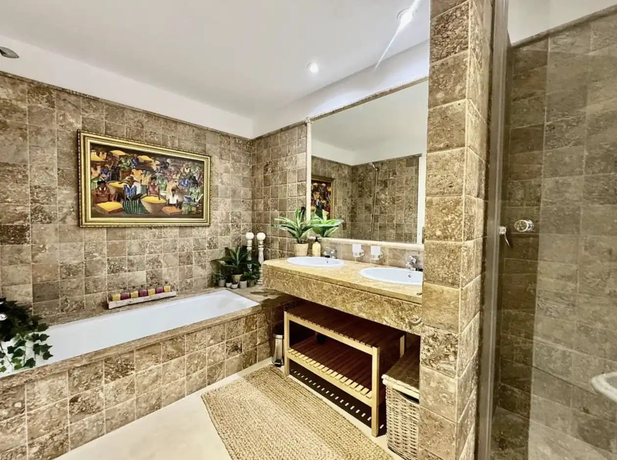 Ground floor for sale in Benahavís, Málaga