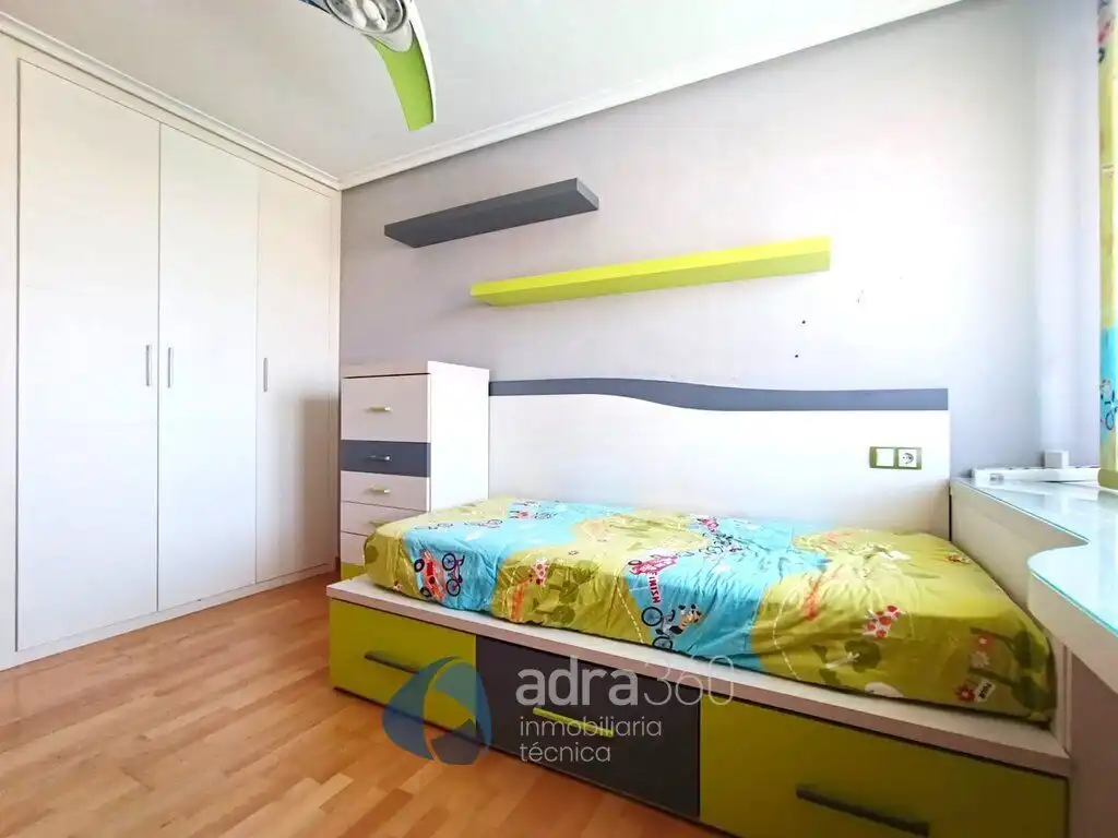 Habitación de Ático en venta en  Logroño con Aire acondicionado, Calefacción y Terraza