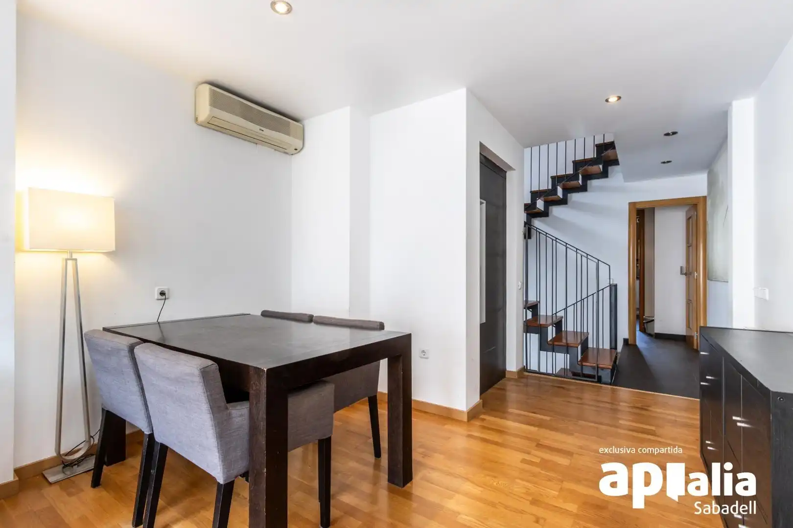 Living room of Houses for sale in Sabadell  with Air Conditioner, Heating and Parquet flooring