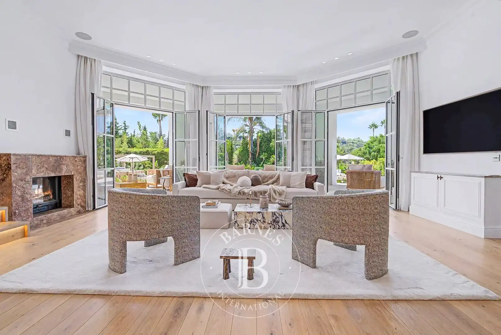 Living room of Houses for sale in Marbella  with Air Conditioner, Heating and Swimming Pool