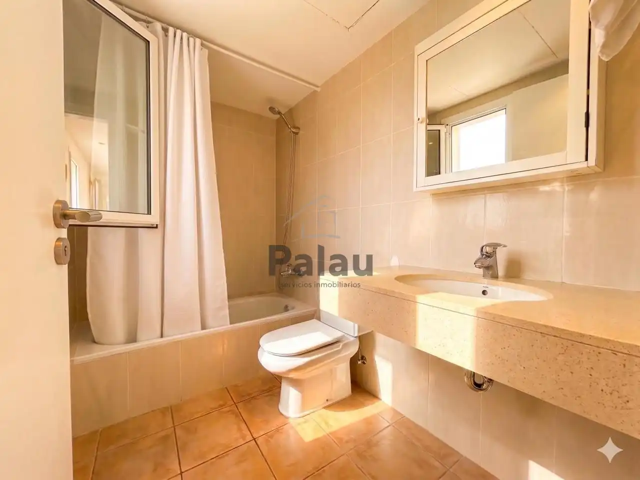 Badezimmer von Wohnung zum Verkauf in Ferreries mit Klimaanlage, Terrasse und Gemeinschaftspool