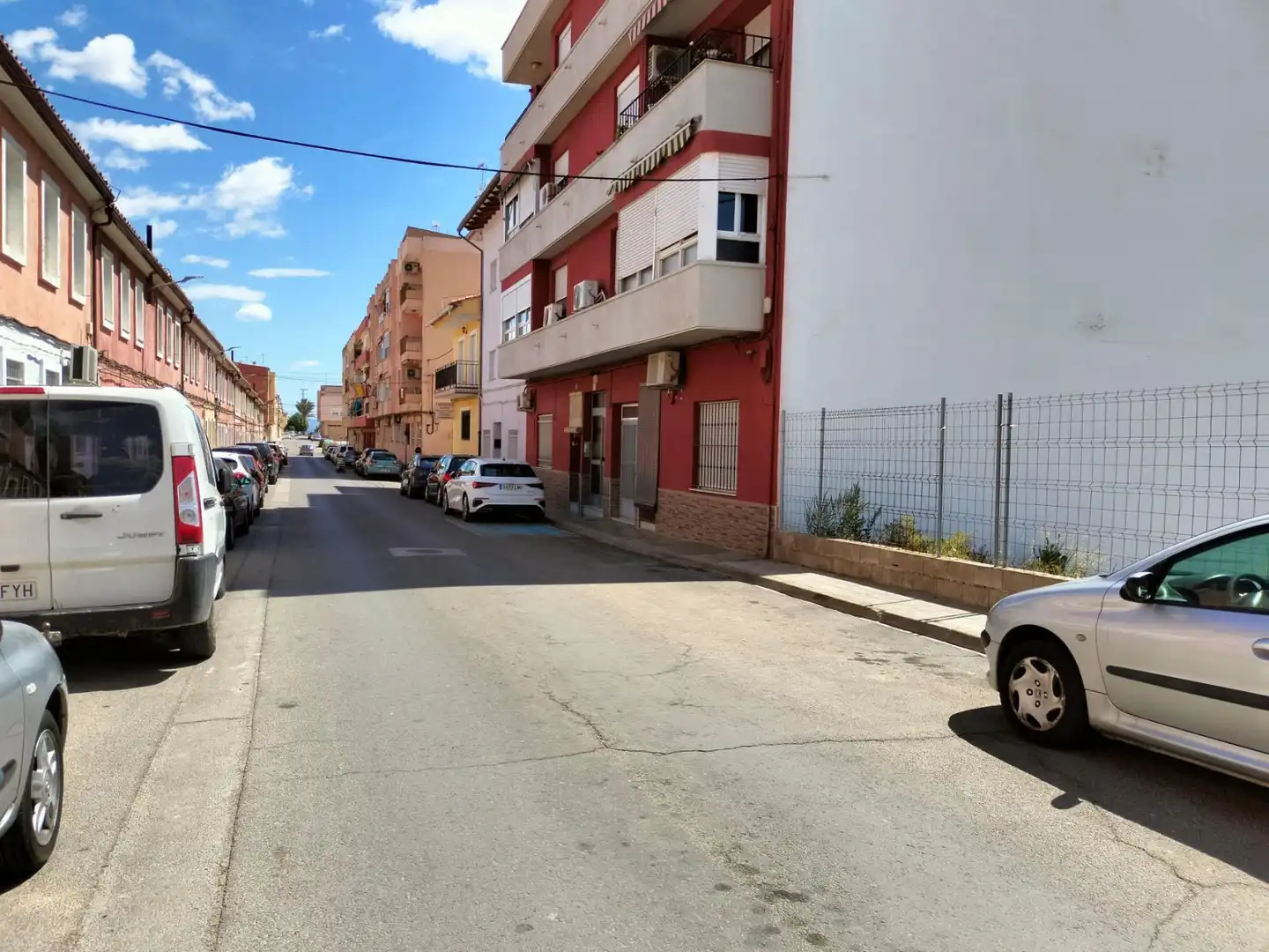 Außenansicht von Residential zum Verkauf in Canals