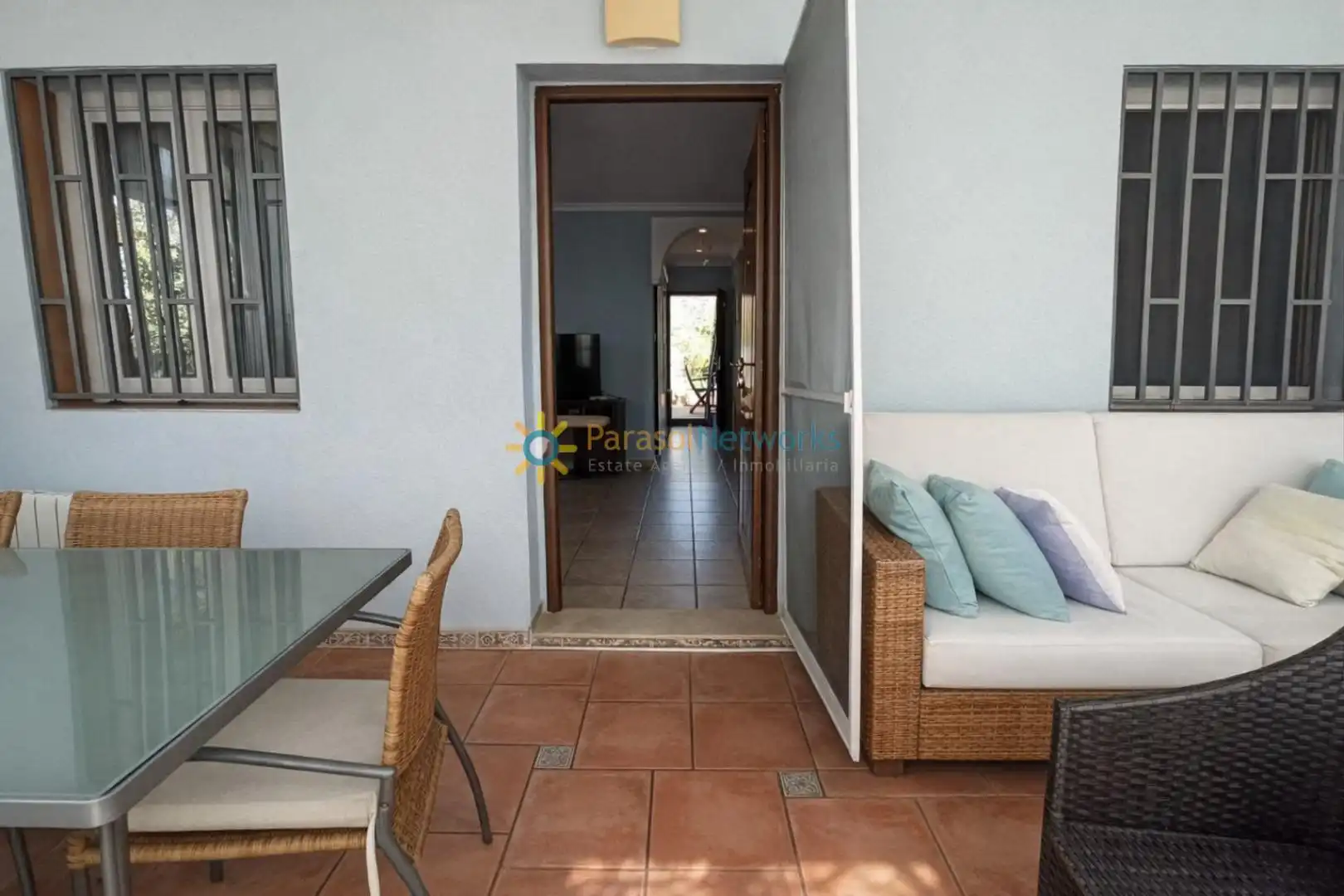 Terrassa de Casa o xalet en venda en Oliva amb Aire condicionat, Jardí privat i Terrassa