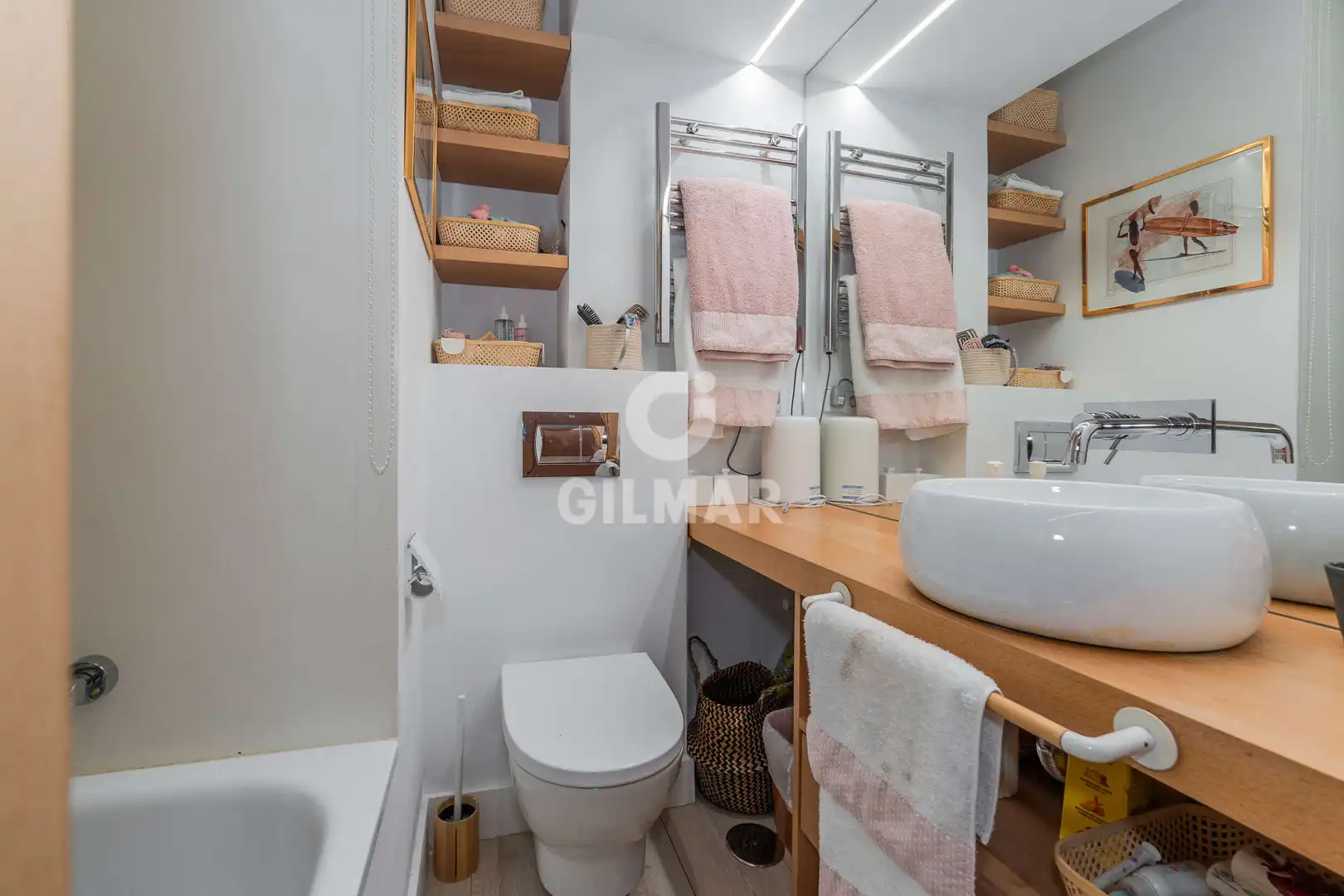 Bathroom of Flat for sale in Madrid  with Heating and Storage room