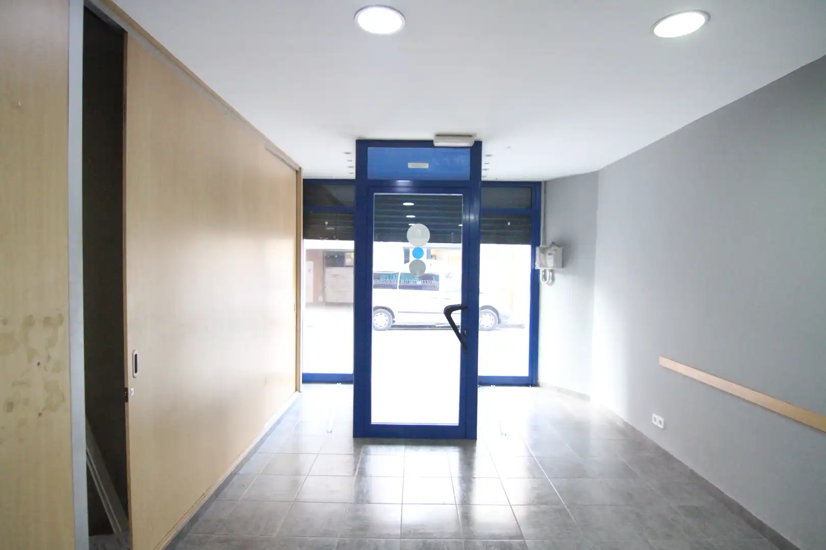 Local comercial de lloguer a Carrer de Lluís Puigjaner 8, imagen 2