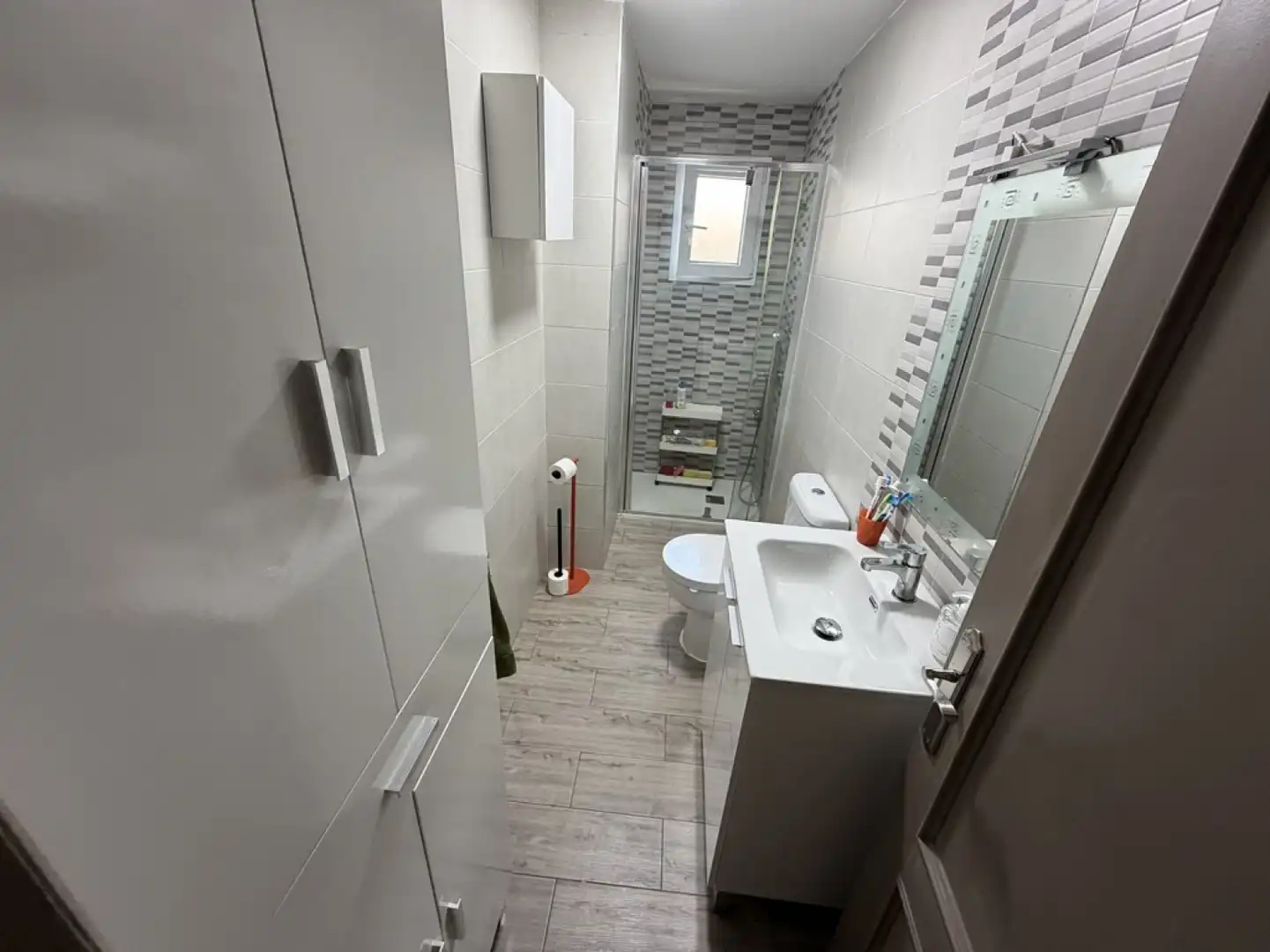 Baño de Piso en venta en Avilés con Calefacción y Terraza