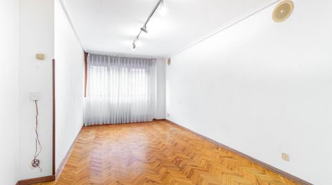 Foto 2 de Piso en venta en Silla Rey, 17, La Ería, Oviedo