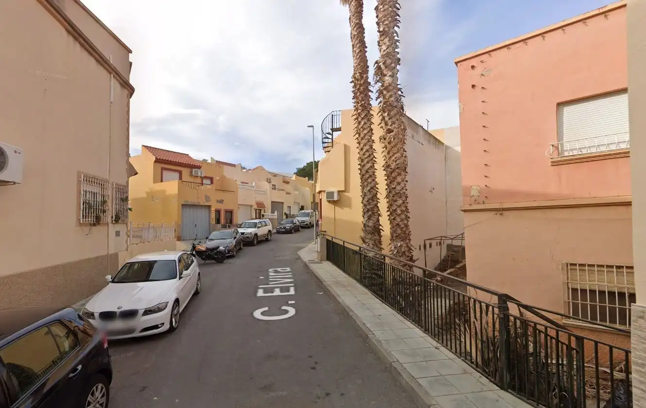 Vista exterior de Dúplex en venta en Huércal de Almería