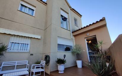 Vista exterior de Dúplex en venda en Fuente Álamo de Murcia amb Aire condicionat i Piscina