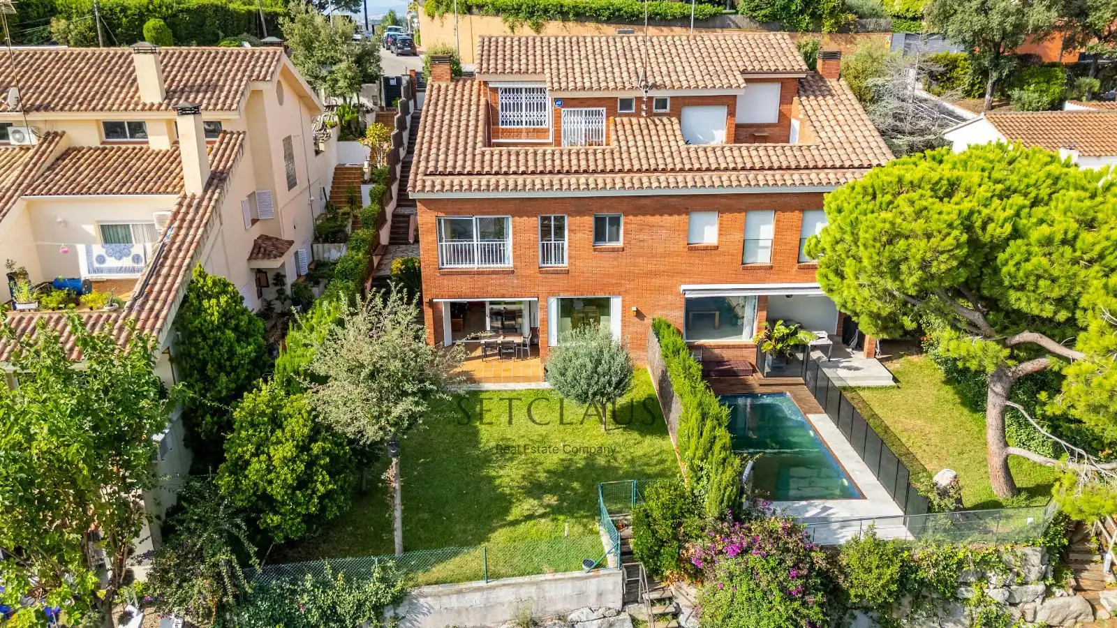 Vista exterior de Casa adosada en venta en Teià con Aire acondicionado, Calefacción y Jardín privado