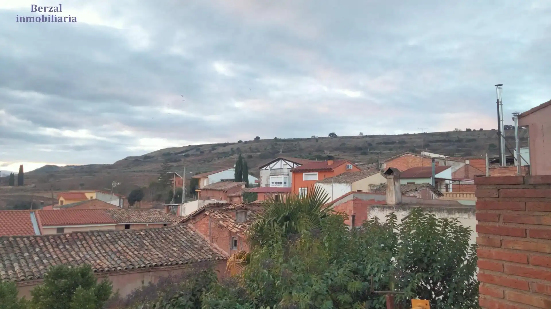 Vista exterior de Casa o xalet en venda en Hormilleja amb Jardí privat i Traster