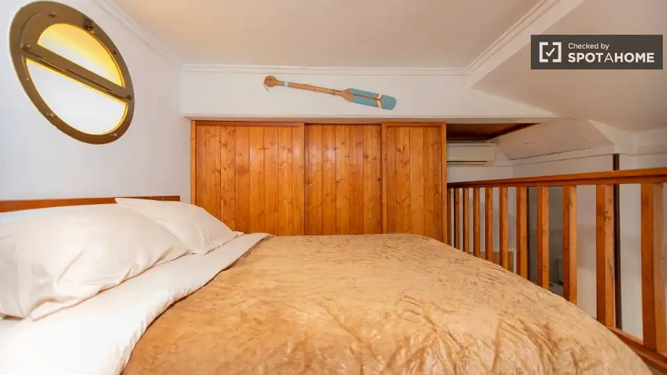 Bedroom of Flat for rent in Valencia  with Air Conditioner, Heating and Furnished
