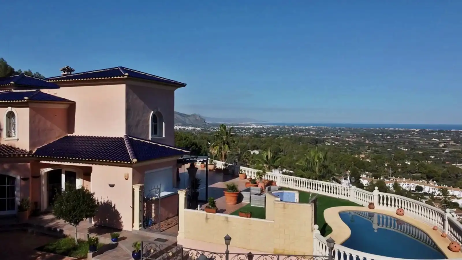 Vista exterior de Casa o xalet en venda en Pedreguer amb Aire condicionat, Calefacció i Jardí privat