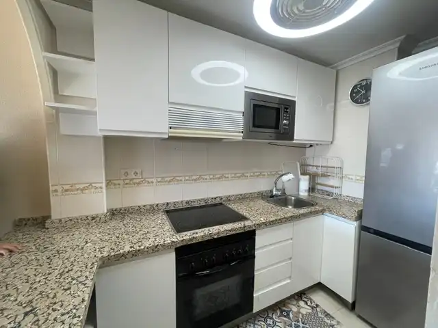 Cocina de Piso de alquiler en Alicante / Alacant con Piscina comunitaria