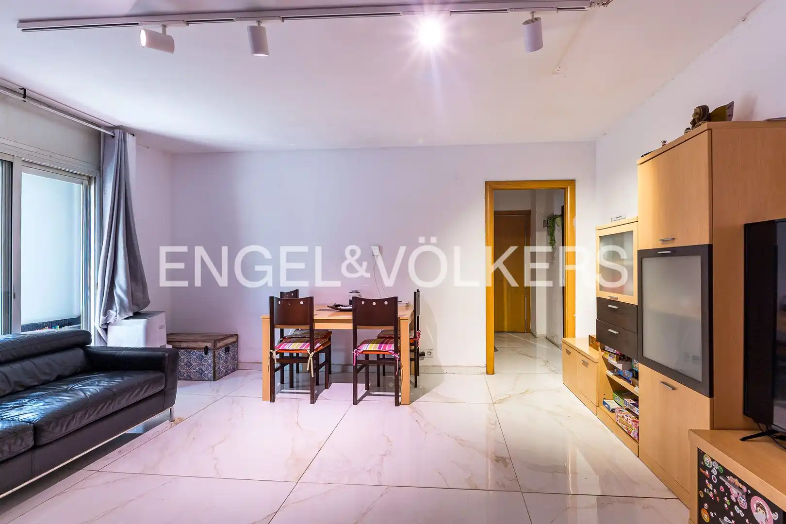 Piso en venta en El Prat de Llobregat con Calefacción, Parquet y Terraza