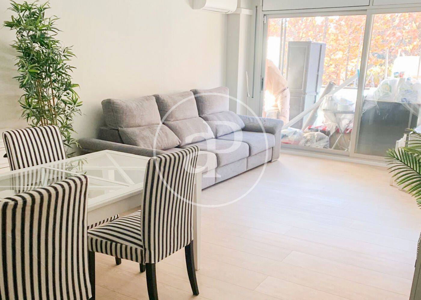 Sala d'estar de Pis de lloguer en Sant Cugat del Vallès amb Aire condicionat, Calefacció i Jardí privat