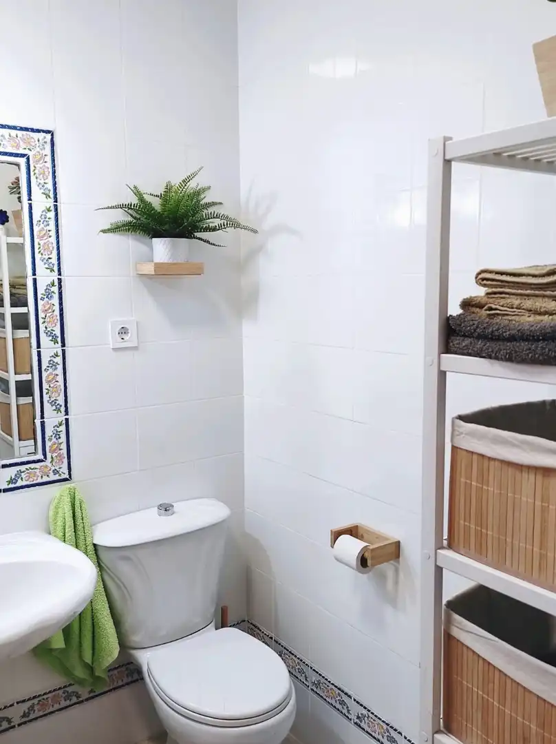 Baño de Apartamento de alquiler en Pilar de la Horadada con Aire acondicionado, Calefacción y Terraza