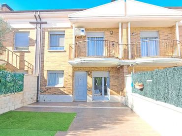 Reihenhaus mit Balkon zum Verkauf in Igriés