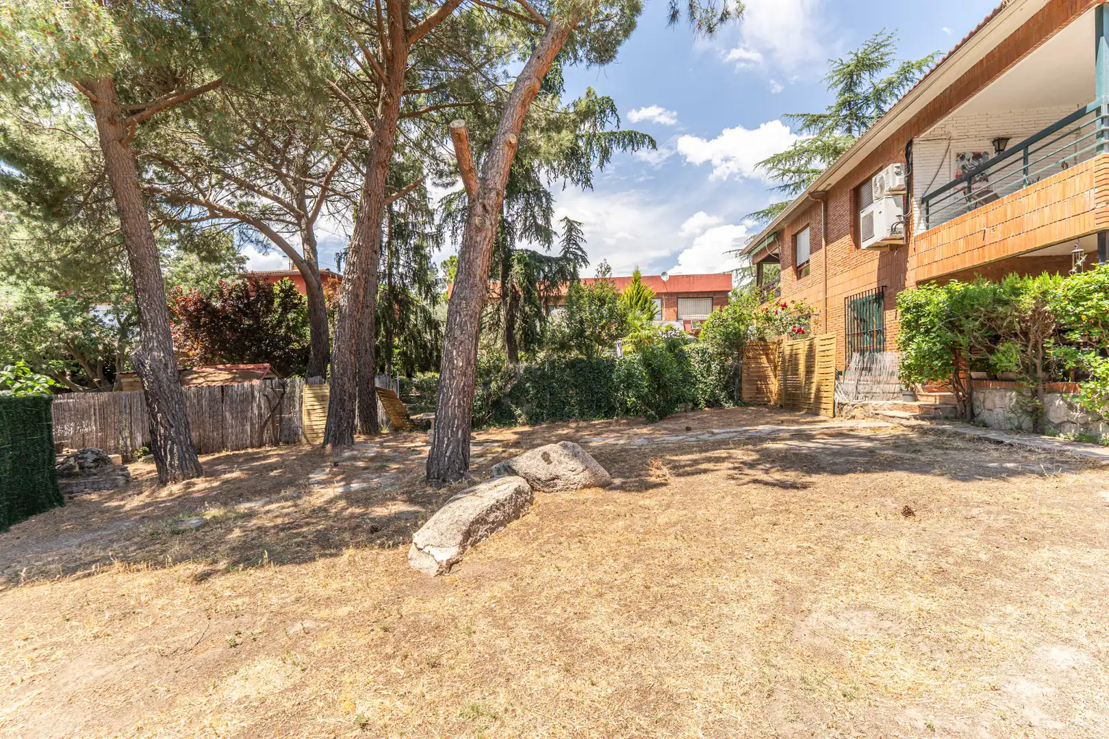 Jardí de Pis en venda en Hoyo de Manzanares amb Calefacció, Jardí privat i Parquet