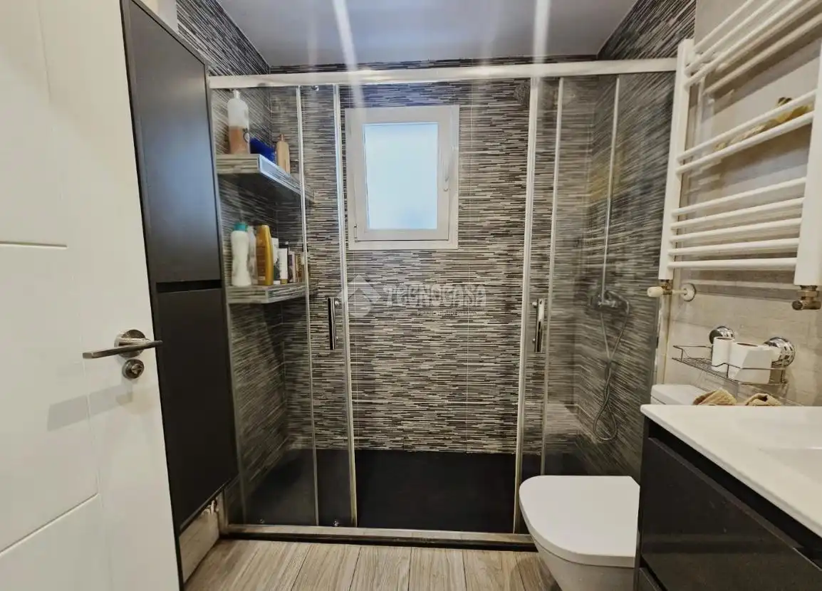 Badezimmer von Wohnung zum Verkauf in Parla mit Klimaanlage und Heizung
