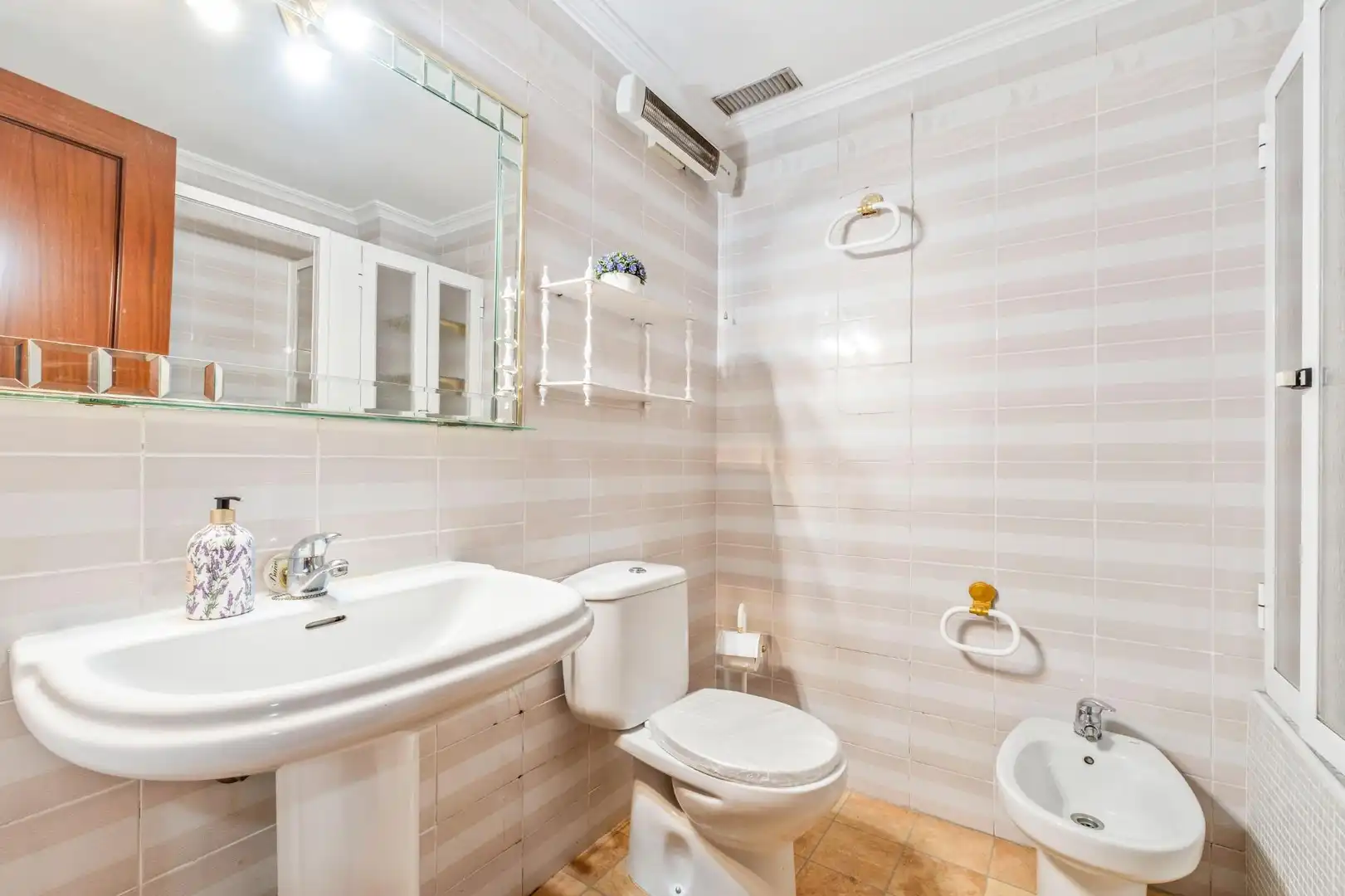 Piso en venta en Calle DEVESA, Altozano - Conde Lumiares