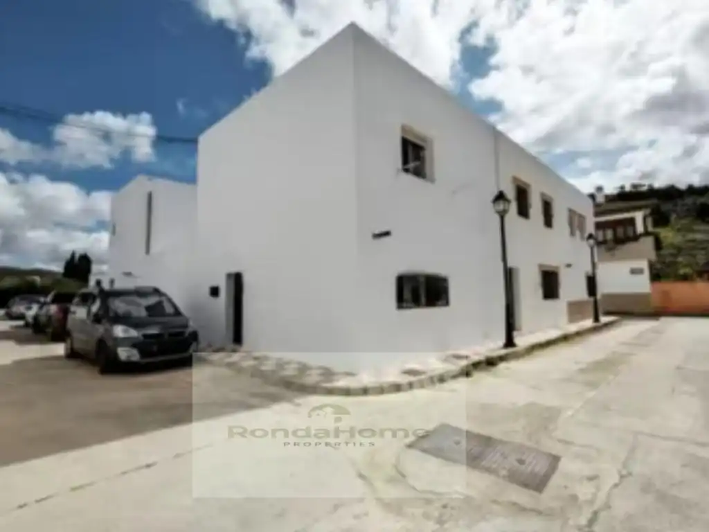 Casa adosada en venda a Cuevas del Becerro