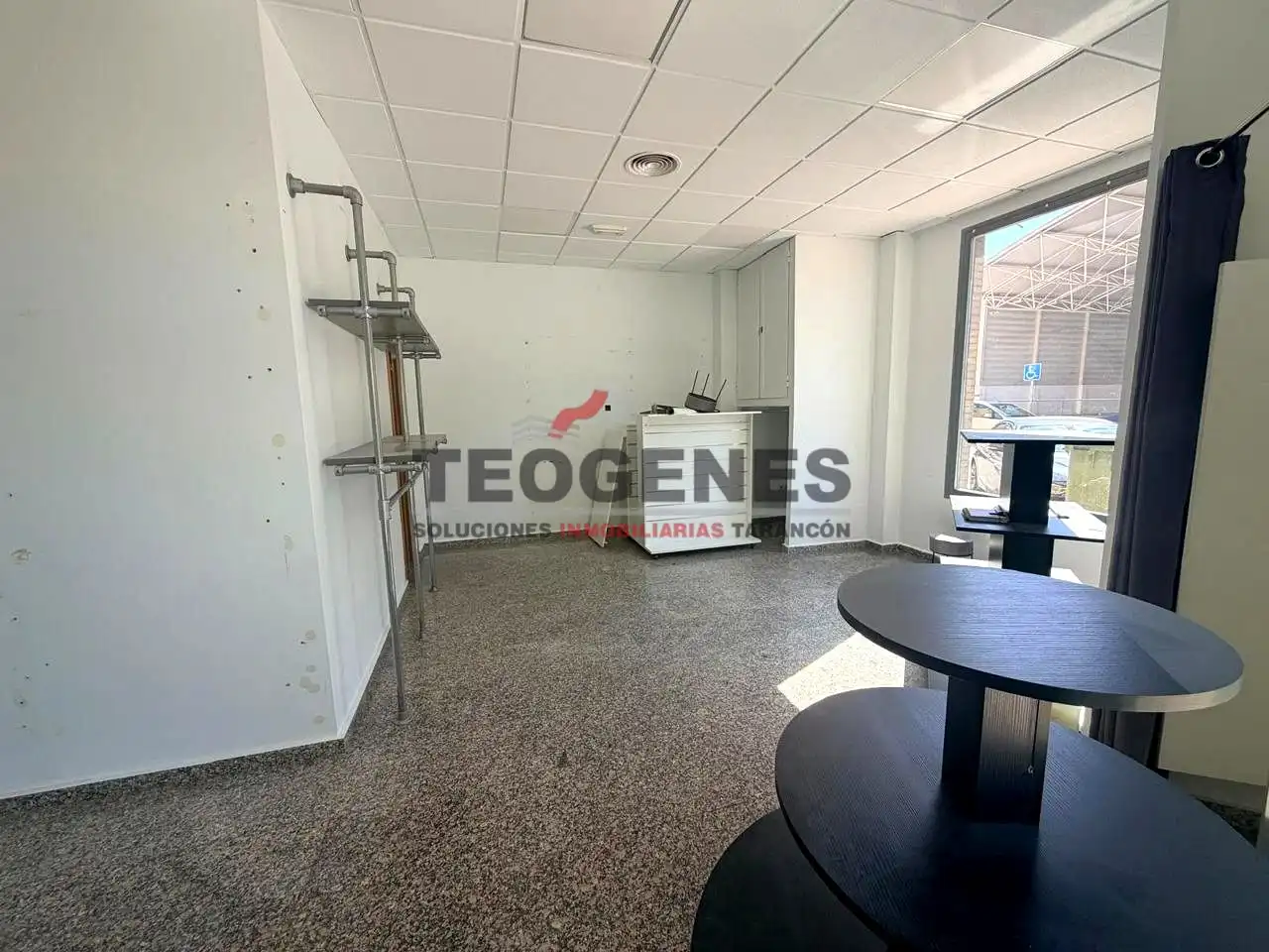 Local comercial de lloguer a Reina Sofía, imagen 2