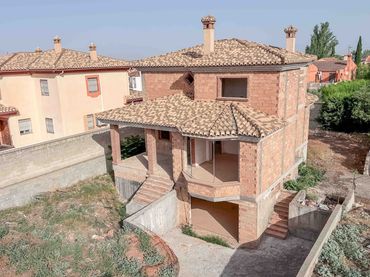 Chalet con balcón en venta en Calle Clavileño 9