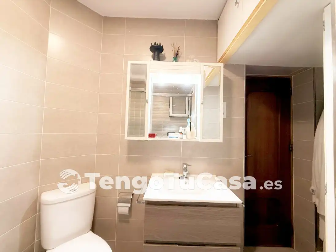 Bathroom of Flat for rent in Madrid  with Heating, Furnished and Oven