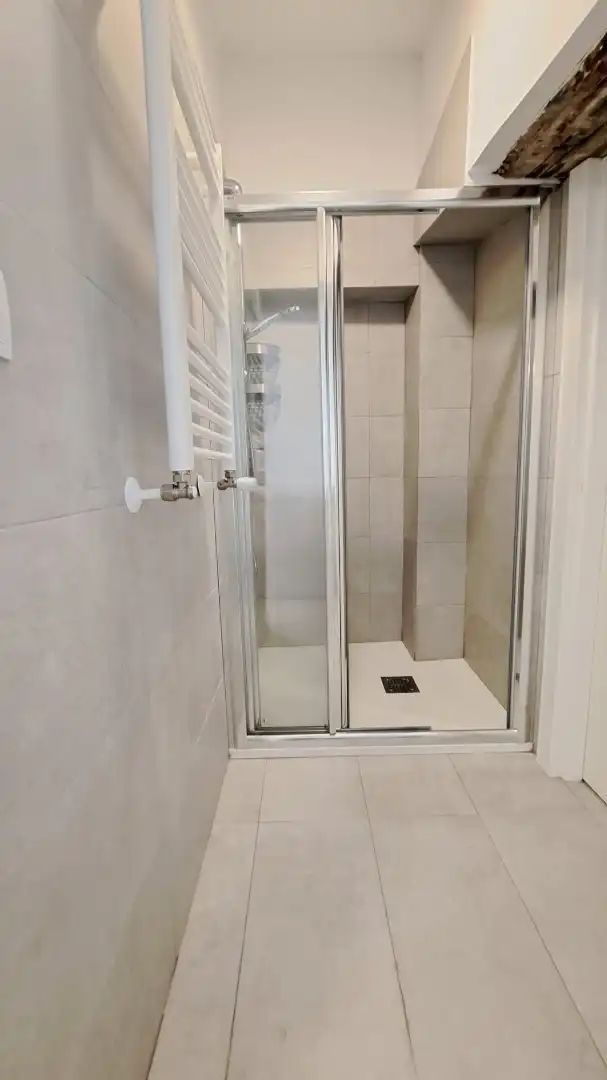 Badezimmer von Dachboden zum Verkauf in Bilbao  mit Klimaanlage und Heizung