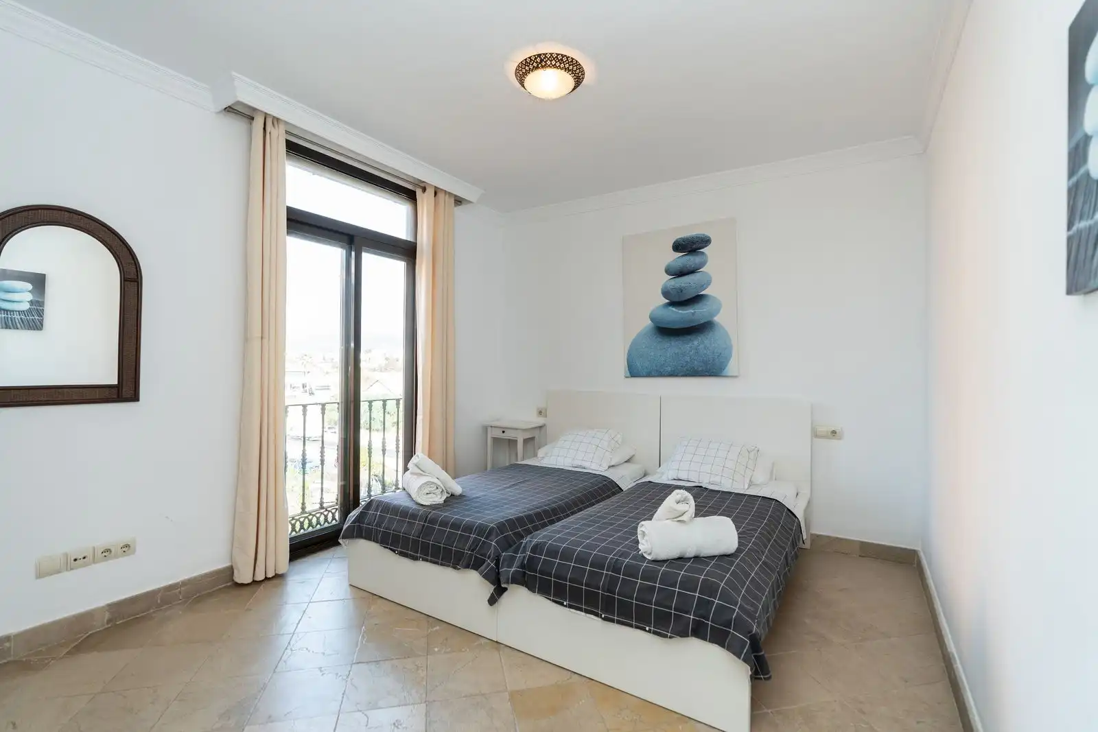 Habitación de Ático en venta en Estepona con Aire acondicionado, Terraza y Amueblado