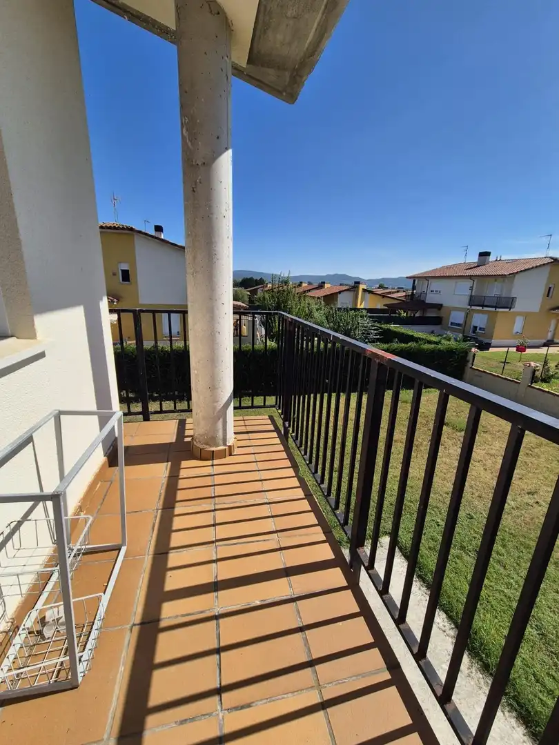 Terrassa de Casa adosada en venda en Burgos
