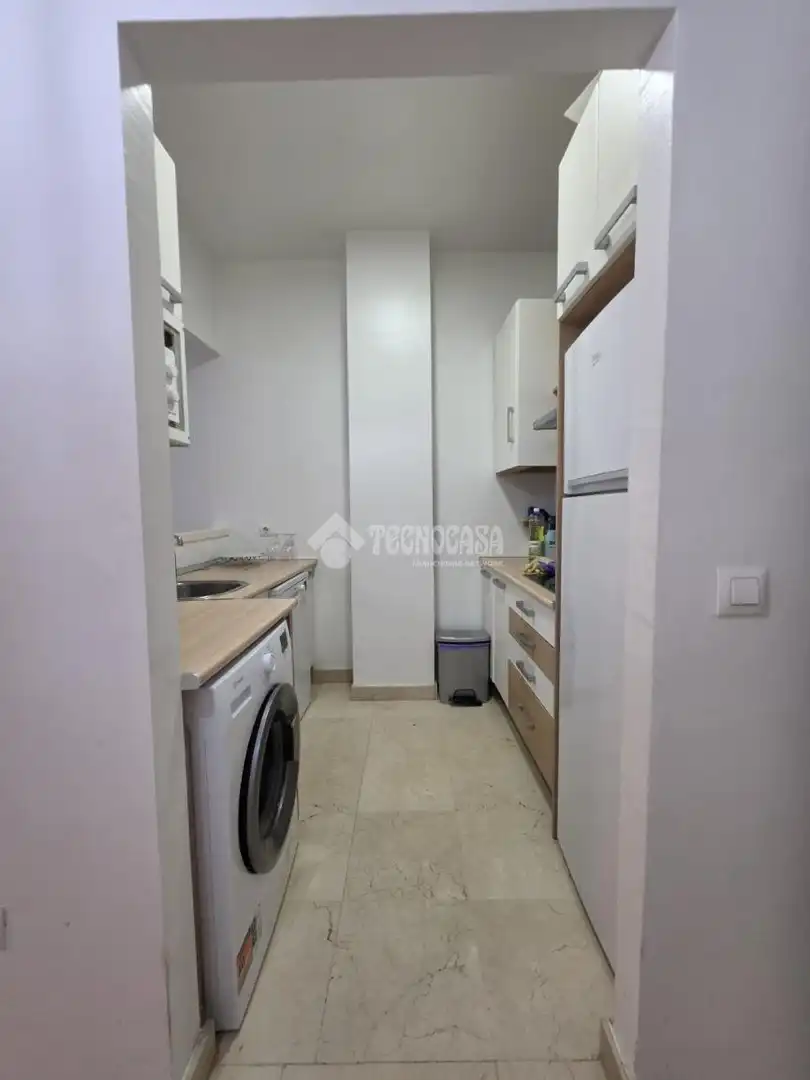 Kitchen of Flat for sale in Sevilla  with Air Conditioner