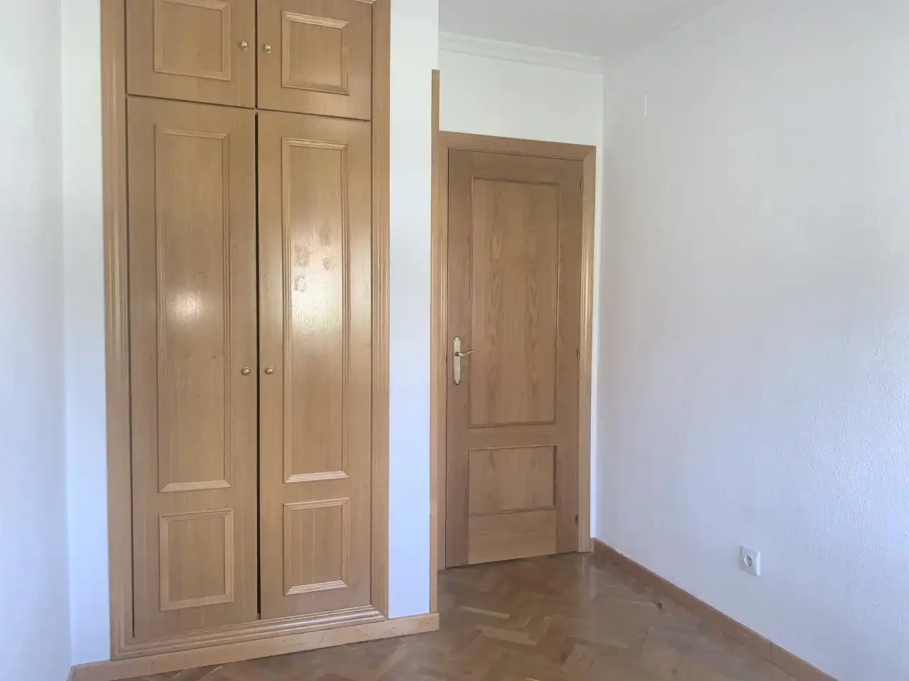 Habitación de Piso de alquiler en Manzanares El Real con Parquet, Terraza y Piscina comunitaria