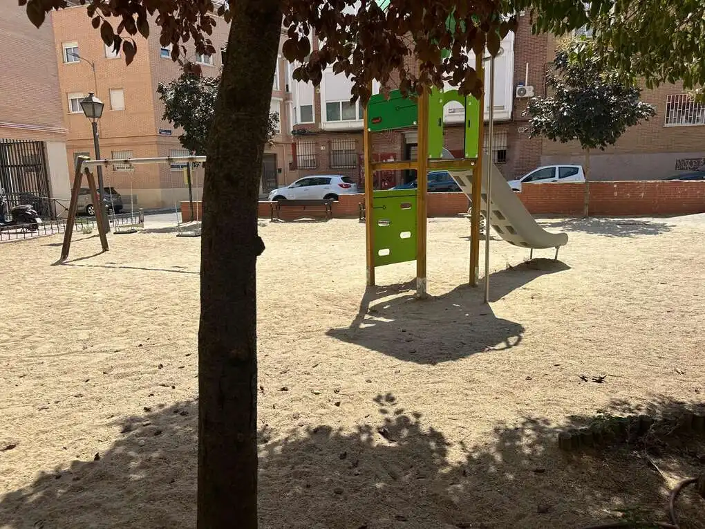 Aparcament de Pis de lloguer en Madrid amb Calefacció, Jardí privat i Terrassa