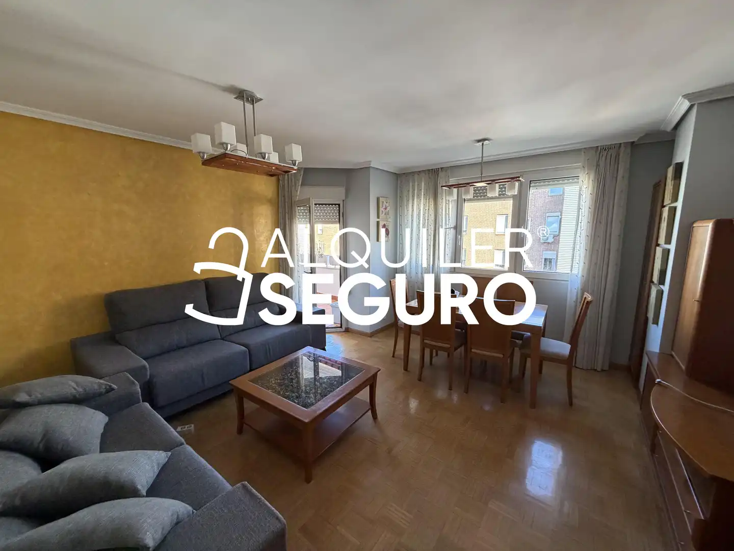 Living room of Flat for rent in Leganés  with Air Conditioner, Heating and Storage room