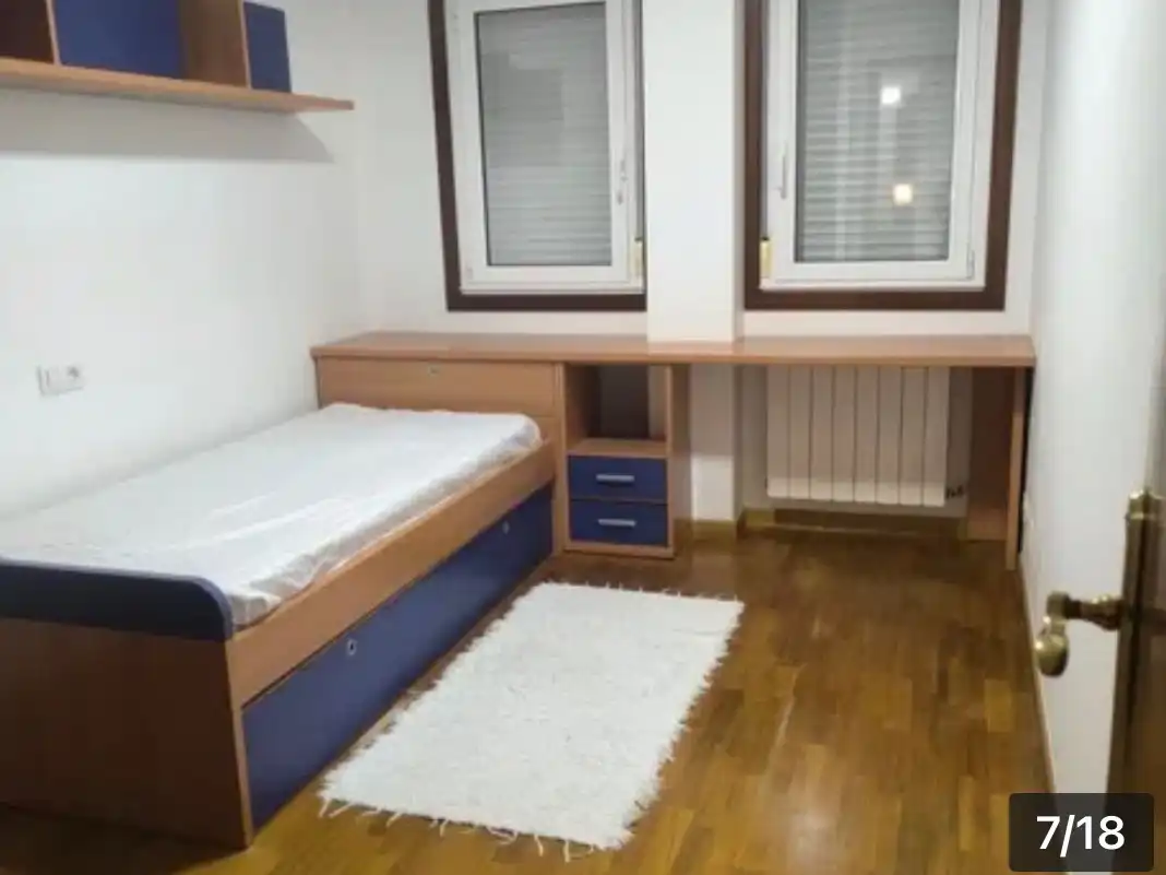 Habitación de Piso en venta en Pontevedra Capital  con Trastero y Amueblado