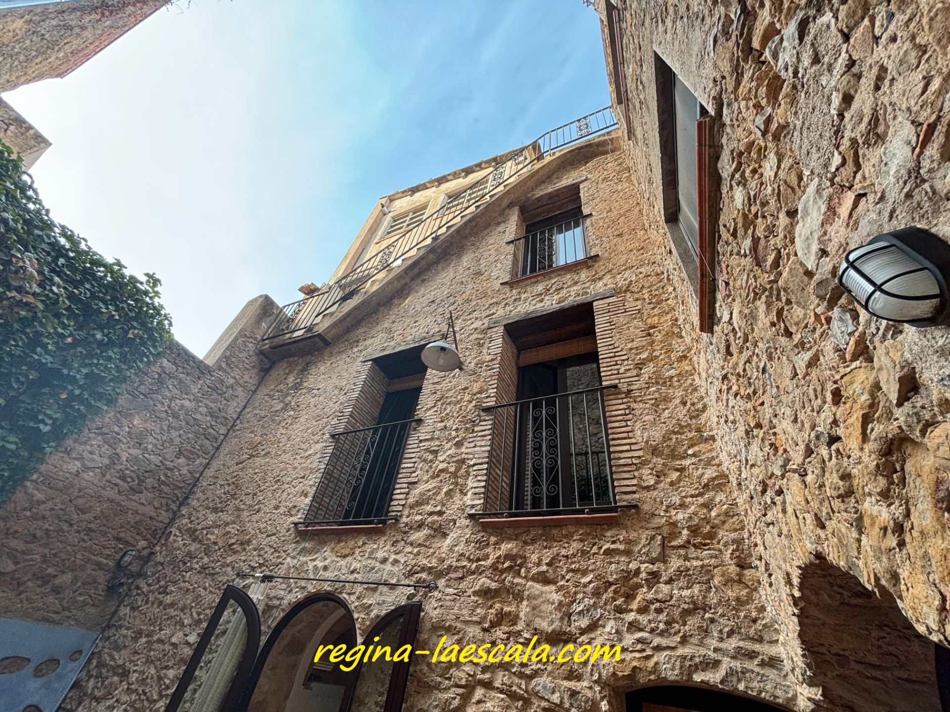 Vista exterior de Casa o xalet en venda en Torroella de Montgrí amb Terrassa, Forn i Rentadora
