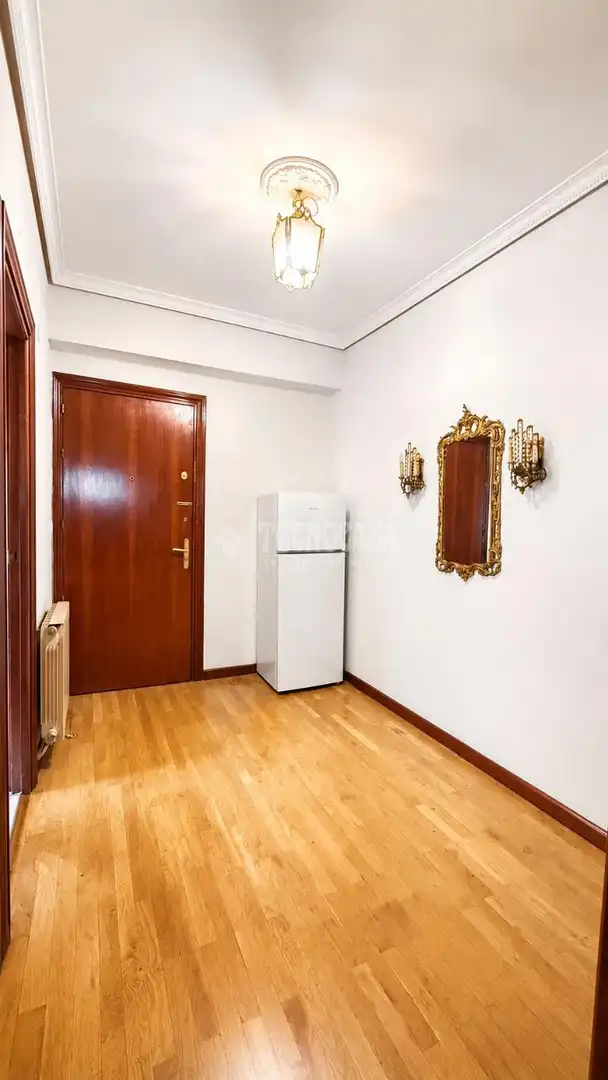 Habitación de Piso en venta en Madrid con Calefacción